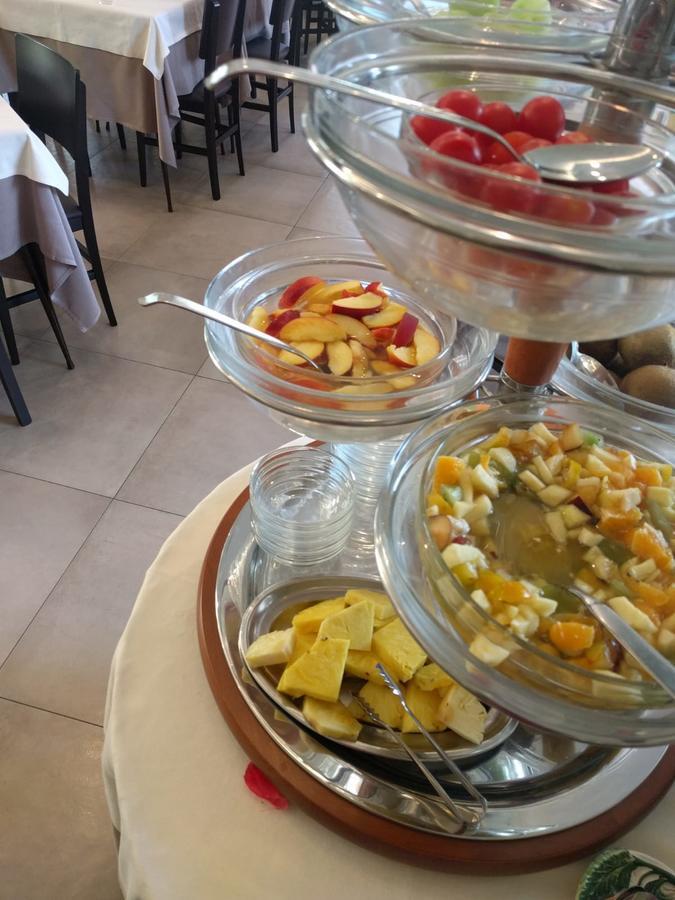 Hotel Sorriso Toscolano Maderno Bagian luar foto