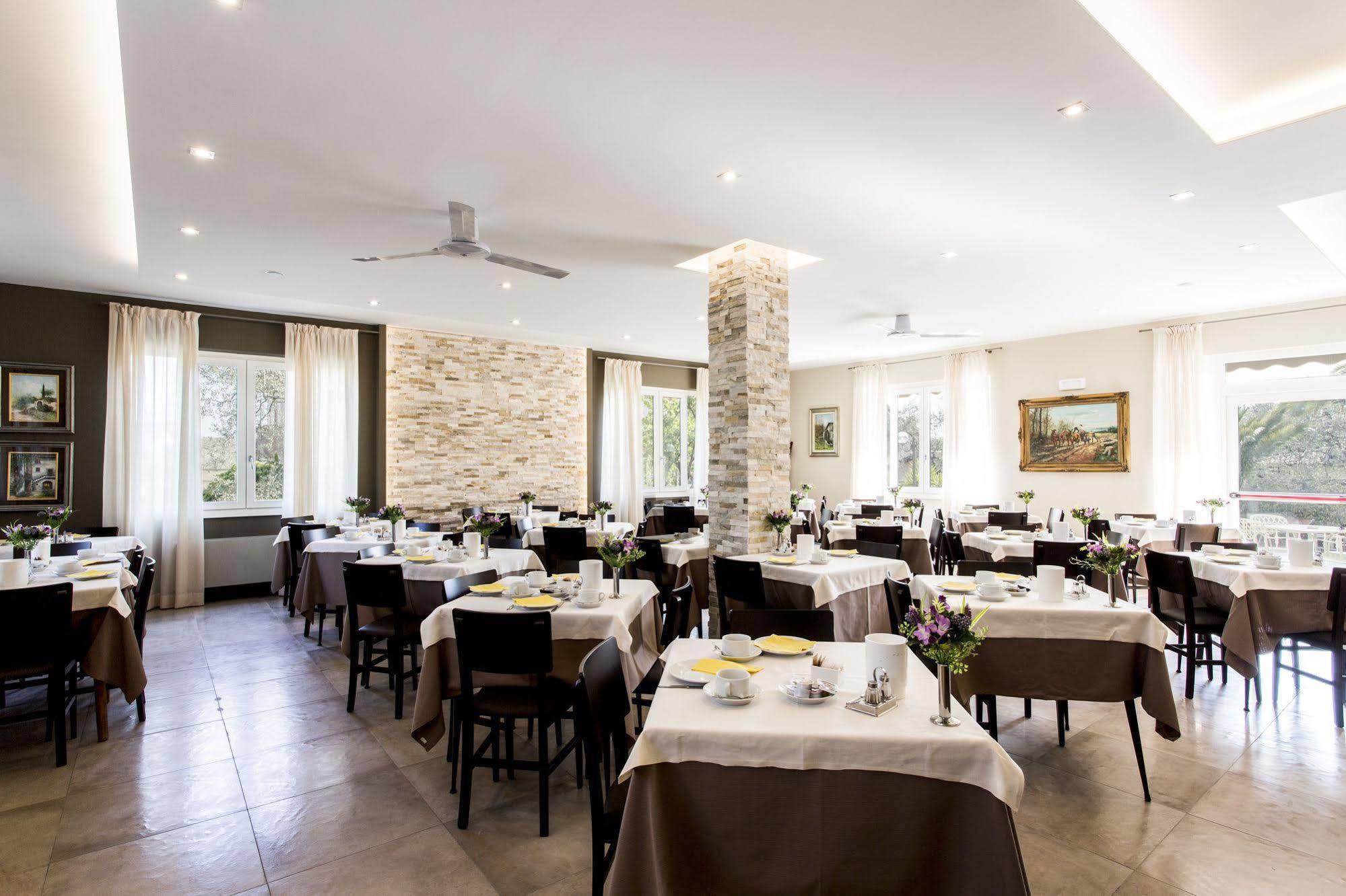Hotel Sorriso Toscolano Maderno Bagian luar foto