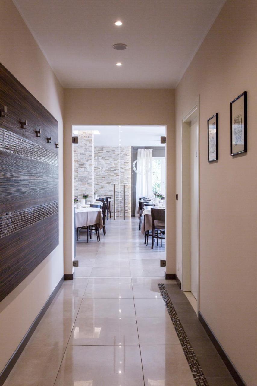 Hotel Sorriso Toscolano Maderno Bagian luar foto