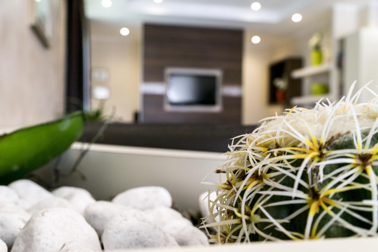 Hotel Sorriso Toscolano Maderno Bagian luar foto