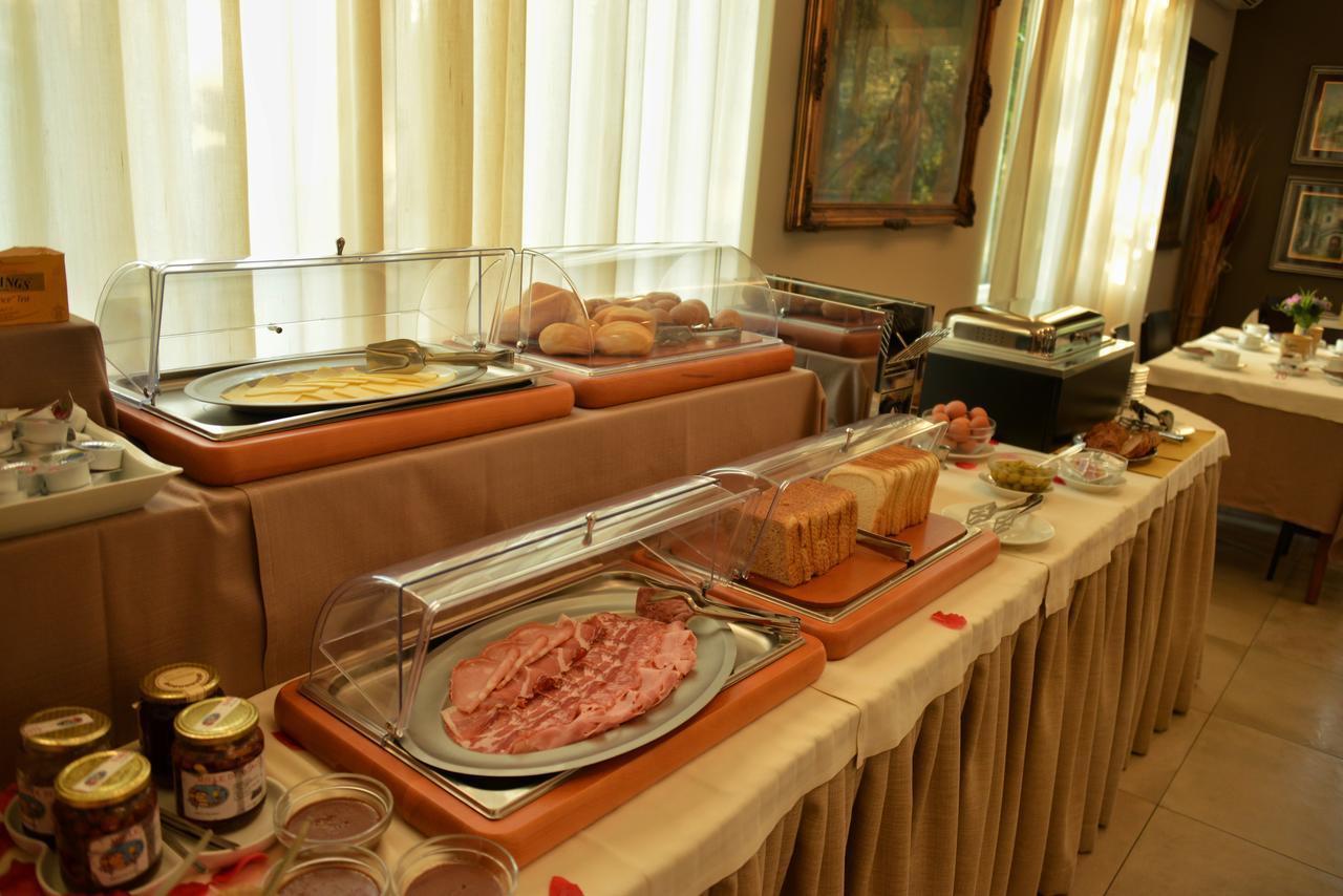 Hotel Sorriso Toscolano Maderno Bagian luar foto