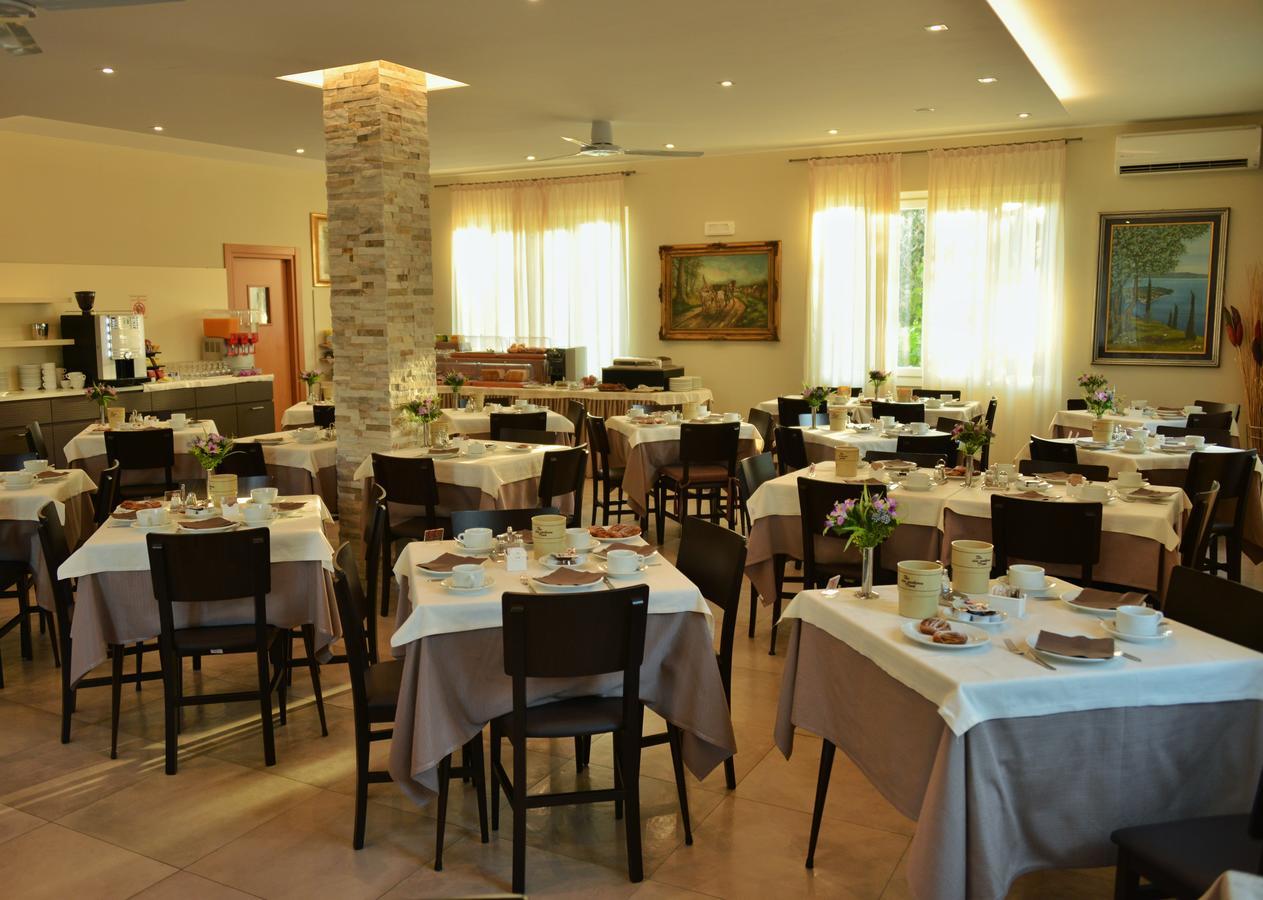 Hotel Sorriso Toscolano Maderno Bagian luar foto
